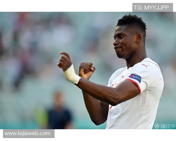 沙尔克04主力球员恩博洛伤退,多场比赛不见人影 沙尔克04主力球员恩博洛伤退,多场比赛不见人影